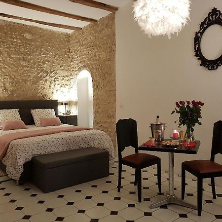 Le Grand Coudreau Bed & Breakfast Nazelles-Negron Екстериор снимка