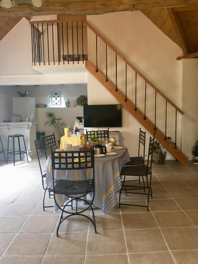 Le Grand Coudreau Bed & Breakfast Nazelles-Negron Екстериор снимка